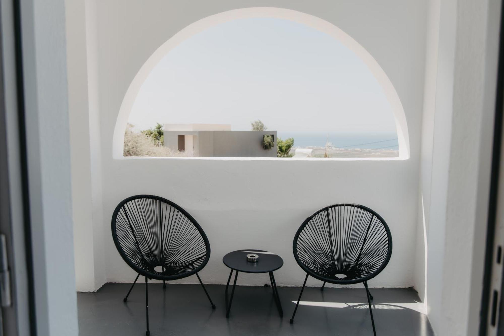 White Cave 3* Oia